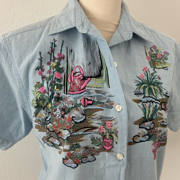 Vintage Tops - Vintage Victoria Jones Petites Embroidered Garden Short Sleeve Button Down Shirt